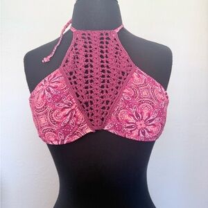 Quint soul Multi colored paisley print Crochet Halter Bikini Top size Medium